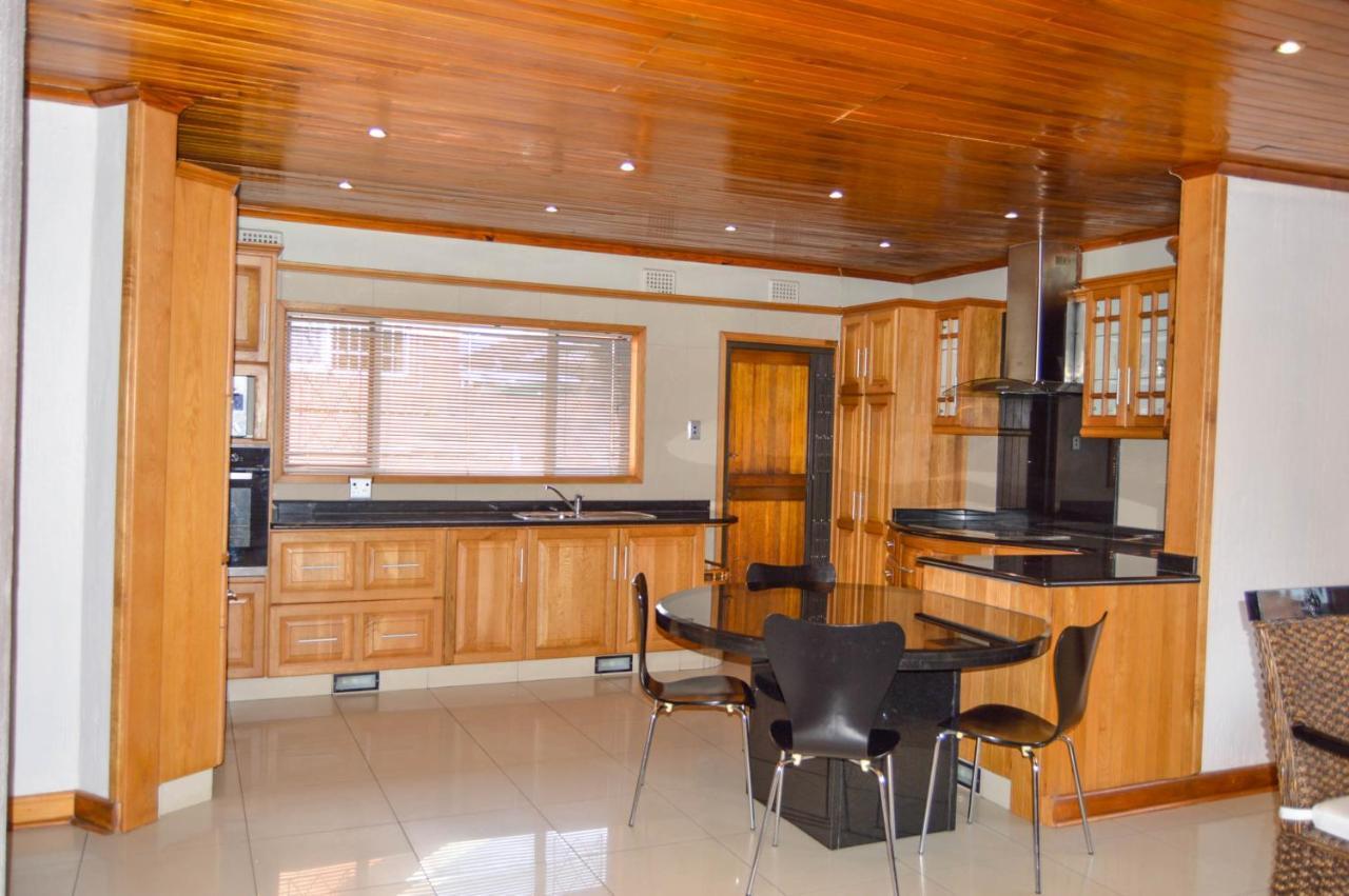 Emangunini Guest House Richardsbaai Buitenkant foto