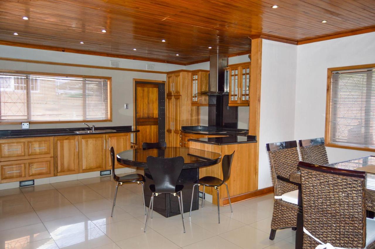 Emangunini Guest House Richardsbaai Buitenkant foto